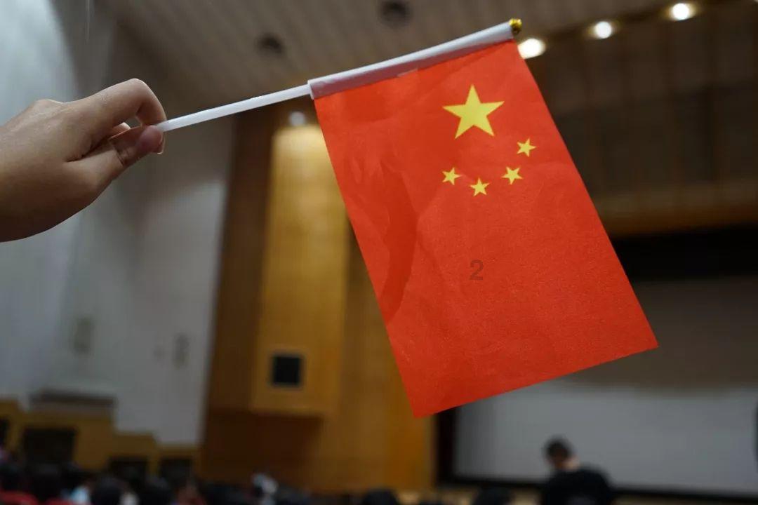 救援老画家